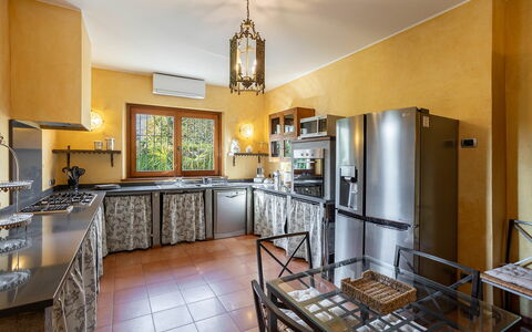 Villa Brin: Interieur Ontwerp, Meubilair, Flooring, Keuken, Plafond, Kamer, Countertop, Verdieping, Verlichting, Huis