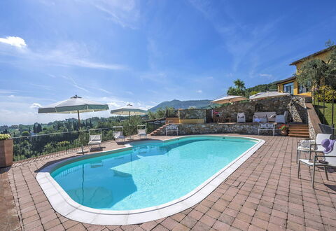 Villa delle Rose: Zwembad, Toevlucht, Buitenmeubels, Eco Hotel, Hotel, Badplaats, Paraplu, Stoel, Ligstoel, Villa