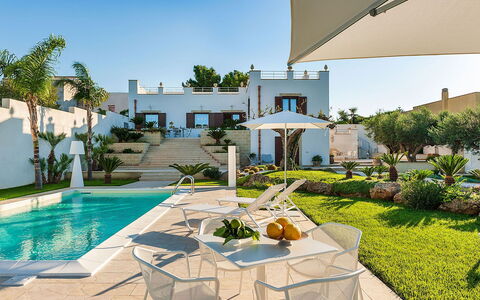 Villa la Pigna: Toevlucht, Zwembad, Bloempot, Landgoed, Tuin, Landscaping, Binnenplaats, Schaduw, Eco Hotel, Villa