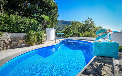 Villa Lamaro: Blauw, Water, Zwembad, Samengesteld Materiaal, Toevlucht, Vrije Tijd, Eco Hotel, Schaduw, Landscaping, Hotel