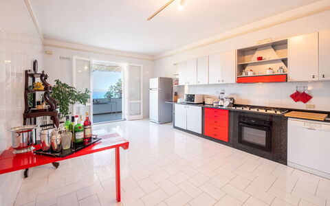 Villa Lamaro: Flooring, Verdieping, Interieur Ontwerp, Plafond, Appartement, Meubilair, Kamer, Keuken, Huis, Houten Vloer