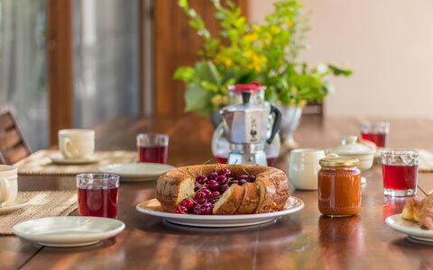 Villa Molinazzo 10: Voedsel, Tableware, Serveware, Ingrediënt, Tafel, Dishware, Kop, Drinkware, Meubilair, Bord