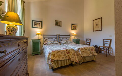 Villa Molinazzo 14: Meubilair, Interieur Ontwerp, Muur, Slaapkamer, Plafond, Bed, Kamer, Flooring, Laken, Verdieping