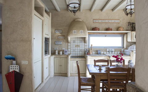 Villa Mycenaean: Meubilair, Interieur Ontwerp, Flooring, Verdieping, Keuken, Stoel, Huis, Kamer, Verlichting, Tafel