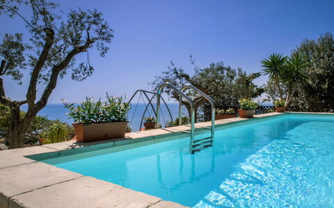 Villa Sea Breeze: Blauw, Zwembad, Toevlucht, Bloempot, Eco Hotel, Kamerplant, Schaduw, Hacienda, Villa, Hotel