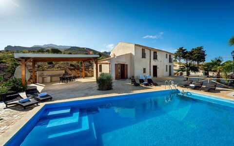 Villa Thalia: Blauw, Zwembad, Toevlucht, Buitenmeubels, Eco Hotel, Landgoed, Vrije Tijd, Paraplu, Villa, Thermae