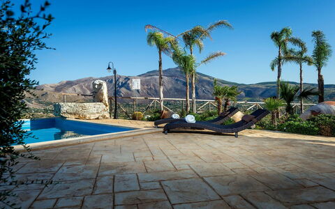 Villa Thalia: Zwembad, Toevlucht, Flagstone, Samengesteld Materiaal, Buitenmeubels, Tegel, Eco Hotel, Schaduw, Hacienda