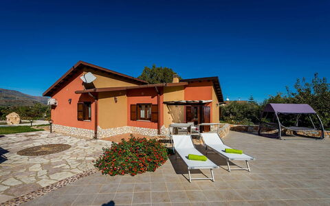 Villa Thyrrenia: Verblijf, Toevlucht, Schaduw, Landgoed, Eco Hotel, Boerderij, Hacienda, Villa, Flagstone, Zwembad