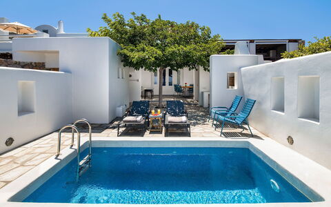 Villa Vorias: Blauw, Toevlucht, Zwembad, Buitenmeubels, Ontwerp, Ligstoel, Villa, Tegel, Hotel, Eco Hotel