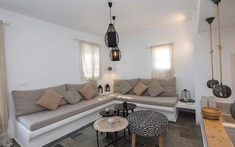 Boho House: Meubilair, Interieur Ontwerp, Flooring, Verdieping, Huis, Bankstel, Kussen Gooien, Kamer, Woonkamer, Plafond