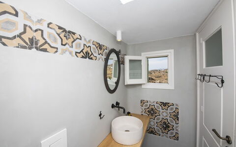 Boho House: Muur, Interieur Ontwerp, Flooring, Verdieping, Loodgieterswerkinrichting, Kamer, Loodgieter, Badkamer, Tegel, Toilet