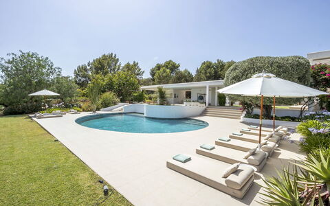 Can Las Palmas: Zwembad, Schaduw, Tuin, Toevlucht, Landgoed, Buitenmeubels, Landscaping, Stoel, Beton, Eco Hotel