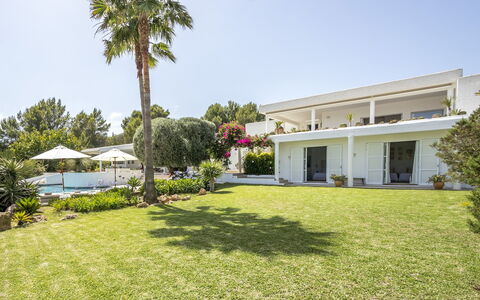 Can Las Palmas: Boom, Woongebied, Struik, Huis, Landgoed, Land Lot, Schaduw, Tuin, Herenhuis