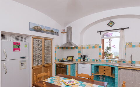 Casa Gemma: Interieur Ontwerp, Meubilair, Flooring, Keuken, Hout, Plafond, Verdieping, Countertop, Kamer, Cabinetry