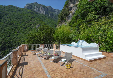 Casa Gioia: Bergachtig Landvormen, Berg, Heuvel, Bergketen, Zwembad, Toevlucht, Heuvel Station, Vallei, Eco Hotel, Ridge