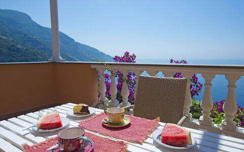 Casa Ivan: Meubilair, Tafel, Stoel, Balkon, Zee, Buitenmeubels, Toevlucht, Eco Hotel, Koffietafel, Kamerplant