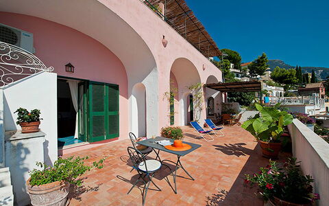 Positano View: Balkon, Appartement, Bloempot, Hacienda, Kamerplant, Veranda, Villa, Hotel, Trap