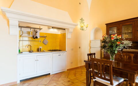 Casa Palazzo: Interieur Ontwerp, Flooring, Plafond, Verdieping, Meubilair, Verlichting, Countertop, Keuken, Kamer, Cabinetry