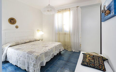 Casa Riccio: Bed, Meubilair, Interieur Ontwerp, Slaapkamer, Verdieping, Bedding, Flooring, Laken, Kamer, Plafond