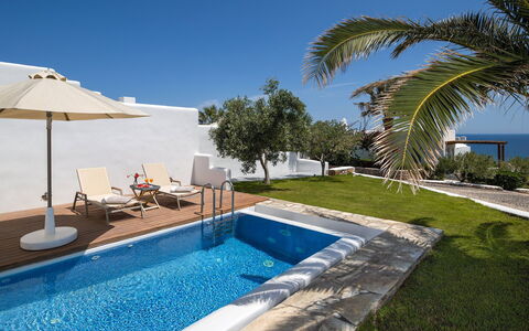 Guest House Livas: Toevlucht, Schaduw, Hotel, Zwembad, Stoel, Eco Hotel, Ligstoel, Villa, Buitenmeubels, Penthouse