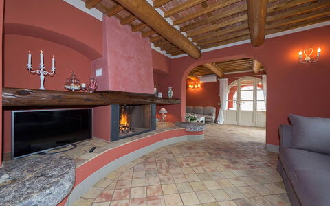 Il Podere: Interieur Ontwerp, Flooring, Muur, Meubilair, Verdieping, Plafond, Kamer, Verlichting, Huis, Woonkamer