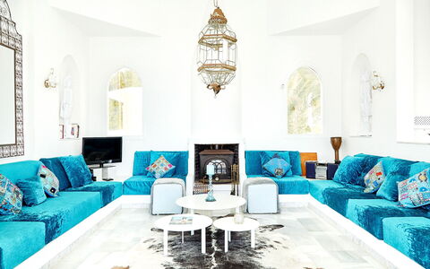 Villa Aldebaran: Blauw, Meubilair, Interieur Ontwerp, Bankstel, Huis, Woonkamer, Verdieping, Verlichting, Flooring