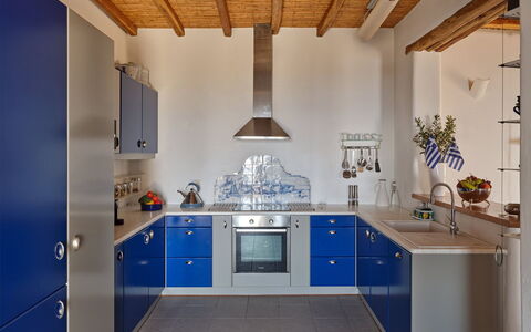Villa Amaca: Keuken, Interieur Ontwerp, Flooring, Countertop, Plafond, Toestel Van De Keuken, Verlichting, Meubilair, Huis, Major Appliance