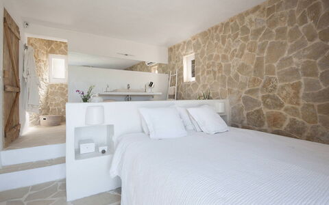 Villa Arenas: Muur, Meubilair, Interieur Ontwerp, Slaapkamer, Flooring, Plafond, Verdieping, Bed, Kamer, Appartement