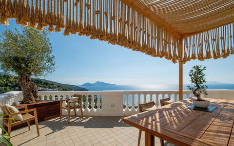 Casa Mariavittoria: Veranda, Meubilair, Kust En Oceanic Landvormen, Zee, Kust, Toevlucht, Balkon, Oceaan, Schaduw, Eco Hotel