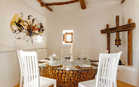 Finca Tonia: Meubilair, Interieur Ontwerp, Hout, Tafel, Flooring, Verlichting, Stoel, Kamer, Eetkamer, Verdieping