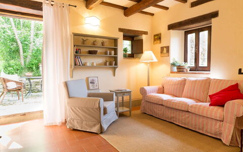 Villa Beatrice: Meubilair, Interieur Ontwerp, Muur, Flooring, Hout, Bankstel, Kamer, Verdieping, Plafond, Woonkamer
