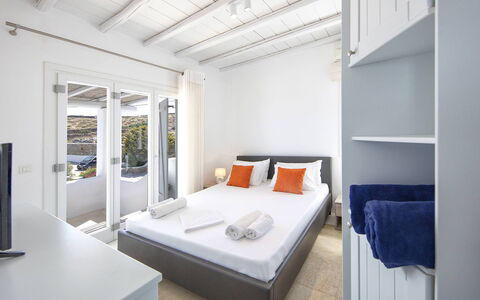 Villa Cassandra: Verdieping, Appartement, Slaapkamer, Hotel, Bed, Beits, Toevlucht, Bedding, Bed Frame, Hoofdkussen