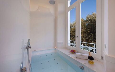Villa Correale: Loodgieterswerkinrichting, Interieur Ontwerp, Bad, Loodgieter, Appartement, Kraan, Badkamer, Hotel, Ontwerp, Gieten