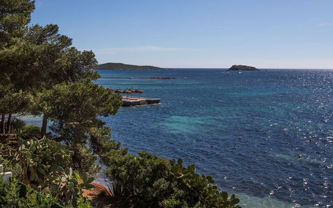 Villa Crozet: Blauw, Water, Watervoorraden, Zwemwater, Kust, Kust En Oceanic Landvormen,  Felsen\, Zee, Horizon, Oceaan