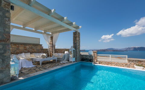 Villa Crystal: Blauw, Zwembad, Toevlucht, Kust En Oceanic Landvormen, Zee, Kust, Eco Hotel, Buitenmeubels, Hotel, Badplaats