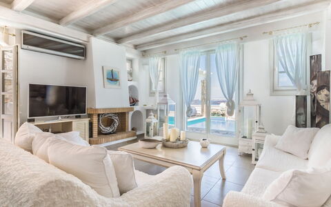Villa Crystal: Meubilair, Interieur Ontwerp, Bankstel, Flooring, Verdieping, Huis, Appartement, Tafel, Stoel, Woonkamer