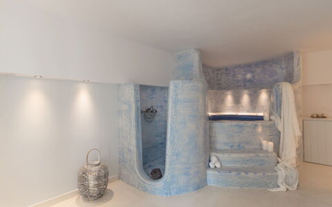 Villa Crystal: Interieur Ontwerp, Flooring, Verdieping, Kamer, Bad, Plafond, Loodgieterswerkinrichting, Natuurlijk Materiaal, Linens, Hotel