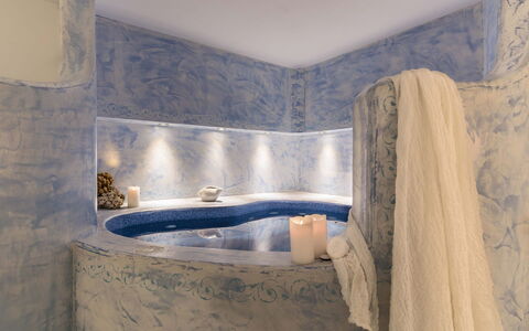 Villa Crystal: Bad, Interieur Ontwerp, Loodgieterswerkinrichting, Flooring, Verlichting, Verdieping, Badkamer, Kamer, Loodgieter, Kraan