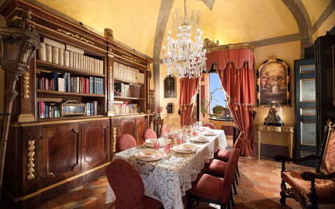Palazzo Santa Croce: Meubilair, Interieur Ontwerp, Tafel, Stoel, Plafond, Kamer, Verlichting, Eetkamer, Lichte Inrichting, Flooring