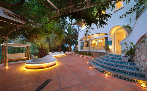 Villa delle Sirene: Toevlucht, Eco Hotel, Hacienda, Bloempot, Landschap Verlichting, Landgoed, Tuin, Schaduw, Hotel, Villa