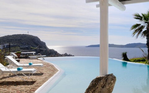 Villa Delos: Blauw, Water, Zwembad, Zwemwater, Toevlucht, Kust En Oceanic Landvormen, Kust, Zee, Buitenmeubels, Eco Hotel