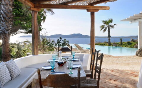Villa Delos: Meubilair, Toevlucht, Stoel, Buitenmeubels, Eco Hotel, Zwembad, Schaduw, Villa, Badplaats, Balkon
