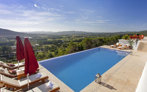 Villa Edward: Zwembad, Vrije Tijd, Toevlucht, Ligstoel, Buitenmeubels, Eco Hotel, Vakantie, Thermae, Badplaats, Paraplu