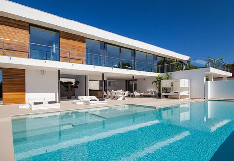 Villa Emily: Zwembad, Toevlucht, Eco Hotel, Buitenmeubels, Villa, Landgoed, Schaduw, Hotel, Stoel, Herenhuis