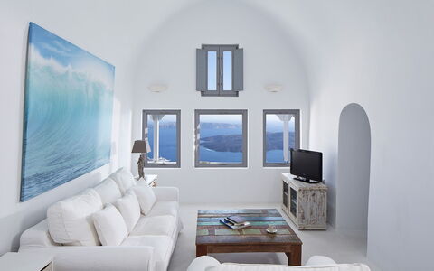 Villa Eros: Blauw, Zee, Kust En Oceanic Landvormen, Meubilair, Kust, Appartement, Oceaan, Bankstel, Woonkamer