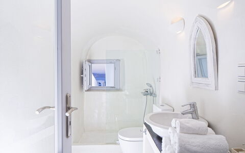 Villa Eros: Loodgieterswerkinrichting, Badkamer, Loodgieter, Bad, Toilet, Hotel, Wastafel, Kraan