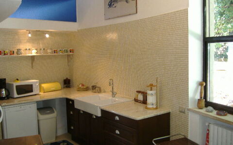 Villa Ettore: Countertop, Interieur Ontwerp, Cabinetry, Flooring, Keuken, Lichte Inrichting, Verlichting, Plafond, Meubilair, Verdieping