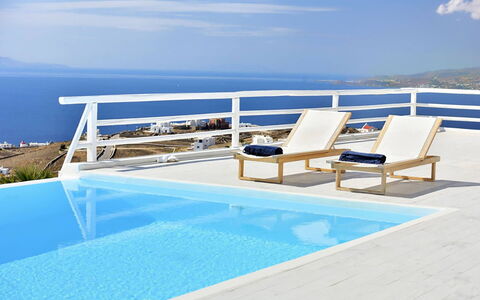 Villa Fabulous: Blauw, Buitenmeubels, Meubilair, Toevlucht, Stoel, Zee, Schaduw, Eco Hotel, Oceaan, Ligstoel