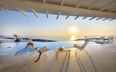 Villa Fabulous: Meubilair, Stoel, Toevlucht, Buitenmeubels, Zee, Eco Hotel, Schaduw, Hotel, Zwembad, Villa