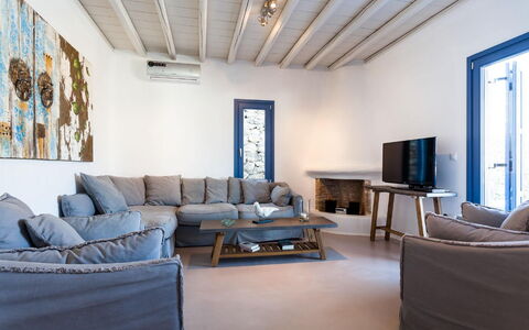 Villa Filìa: Meubilair, Interieur Ontwerp, Hout, Bankstel, Verdieping, Flooring, Appartement, Huis, Woonkamer, Tafel
